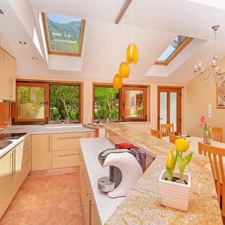 Ana's Paradise Mlini