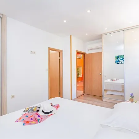 Semesterbostad Ana's Paradise