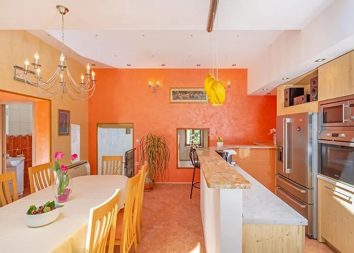 בית נופש Ana's Paradise *