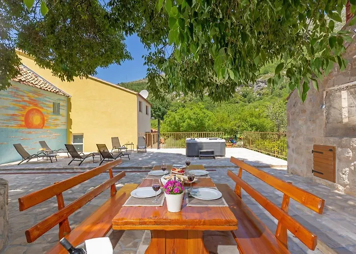 Ana's Paradise מליני